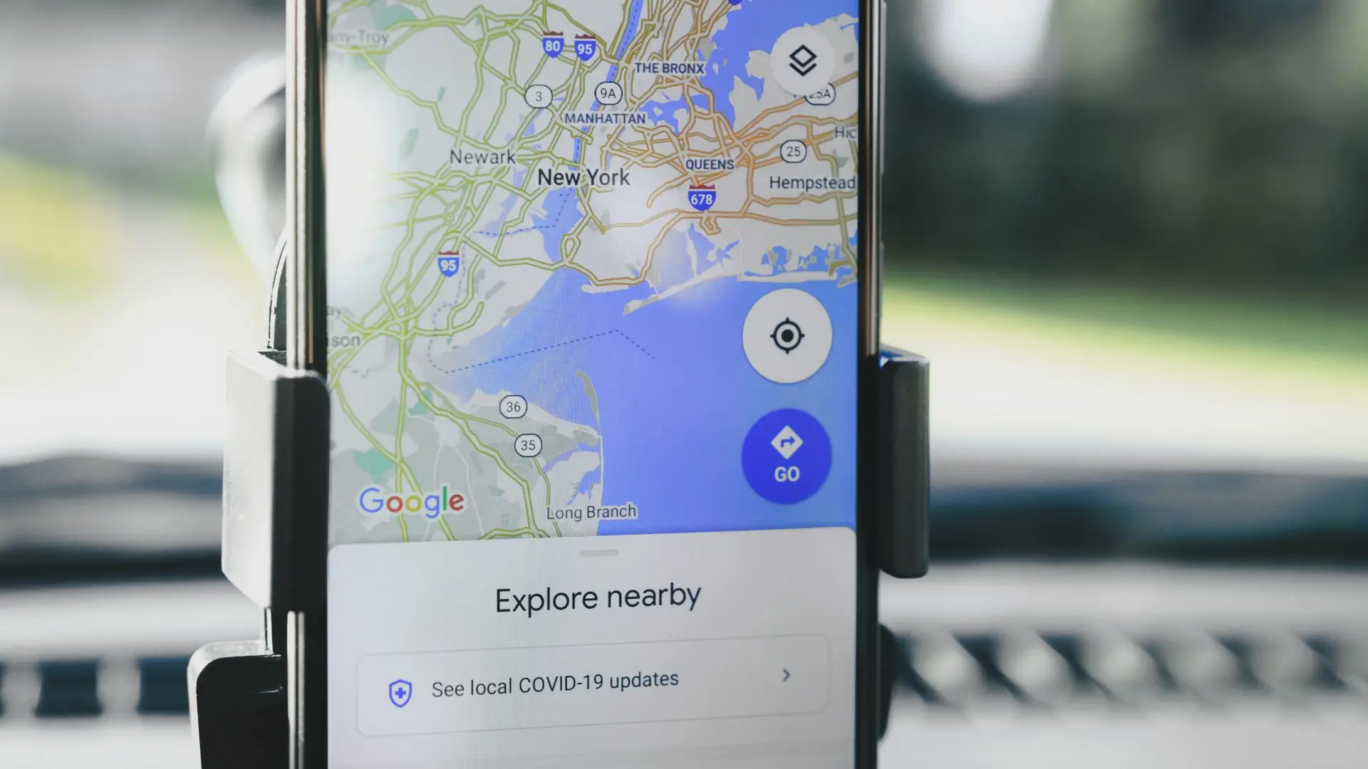 image show map mobile phone attached to a bike